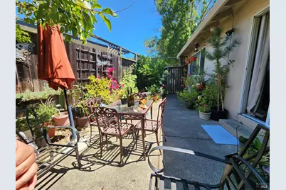 995 Sunset Parkway, Novato, CA 94949 - Photo 2