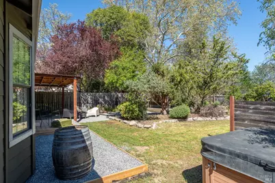 955 N Pine Street, Ukiah, CA 95482 - Photo 36