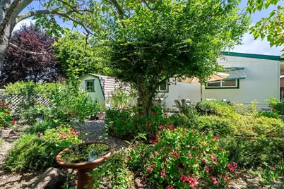 8009 Cliffrose Street, Windsor, CA 95492 - Photo 34
