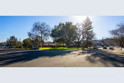 209 E 1st Street, Cloverdale, CA 95425 - Photo 10