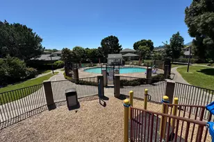 327 Bahia Ln, San Rafael, CA 94901 - Photo 30