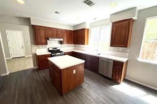 371 Mountain Meadows Dr, Fairfield, CA 94534 - Photo 2