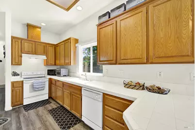 401 Marvin Gardens Drive, Vacaville, CA 95687 - Photo 32
