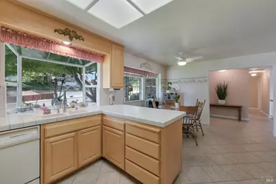 2040 Parrish Drive, Santa Rosa, CA 95404 - Photo 6