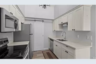 3092 Yulupa Avenue, Santa Rosa, CA 95405 - Photo 2
