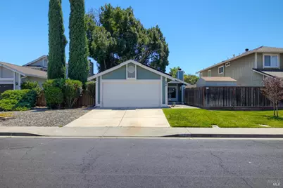 896 Meadowhawk Drive, Vacaville, CA 95687 - Photo 2