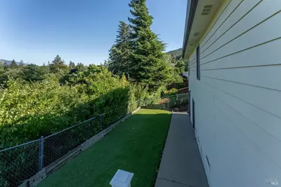916 Fairway Avenue, Ukiah, CA 95482 - Photo 32