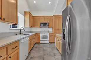 371 Woodstock Cir, Vacaville, CA 95687 - Photo 4