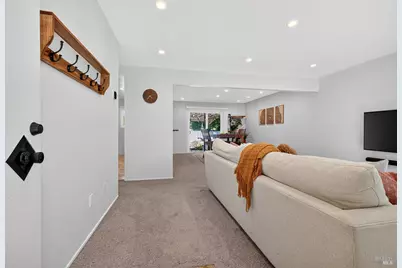 1102 Burbank Avenue, Santa Rosa, CA 95407 - Photo 4