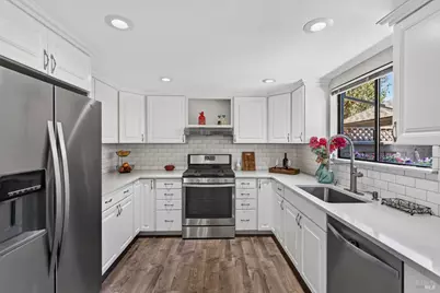 218 Los Alamos Road, Santa Rosa, CA 95409 - Photo 2