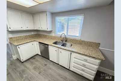 130 Vail Court, Vacaville, CA 95687 - Photo 6