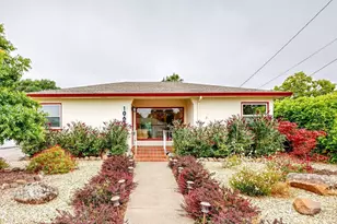 1065 Stevenson St, Santa Rosa, CA 95404 - Photo 2