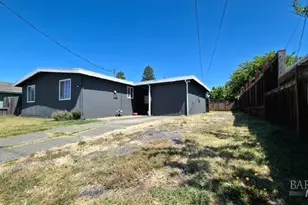 221 Terrace Blvd, Healdsburg, CA 95448 - Photo 2