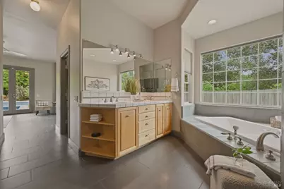 10 Via Del Arroyo, Napa, CA 94559 - Photo 34