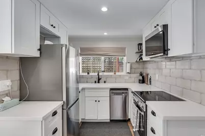 230 S Hartson Street, Napa, CA 94559 - Photo 42