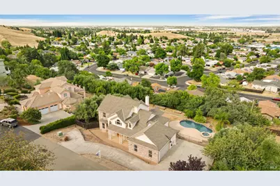 2136 Vineyard Hills Court, Vacaville, CA 95688 - Photo 86