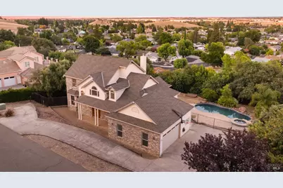 2136 Vineyard Hills Court, Vacaville, CA 95688 - Photo 2