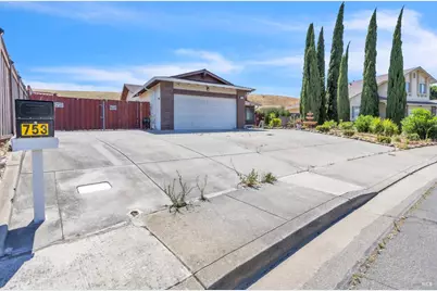 753 Castlewood Court, Fairfield, CA 94534 - Photo 2