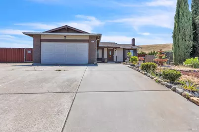 753 Castlewood Court, Fairfield, CA 94534 - Photo 4