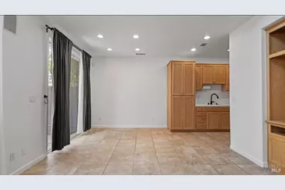 361 Gabiano Court, Vacaville, CA 95687 - Photo 8