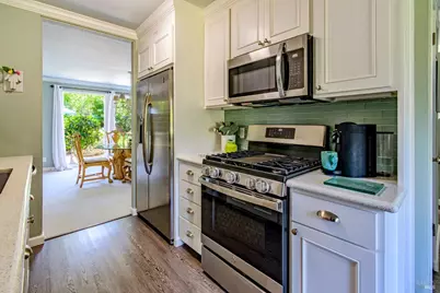 112 Surrey Lane, San Rafael, CA 94903 - Photo 8