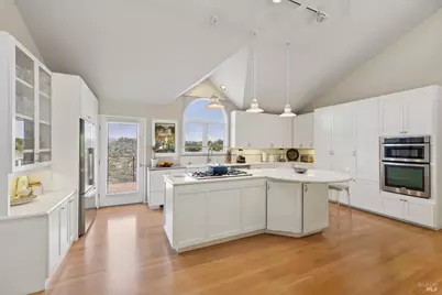 349 Fairhills Drive, San Rafael, CA 94901 - Photo 10