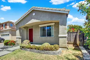 1882 Hummingbird Dr, Fairfield, CA 94534 - Photo 4
