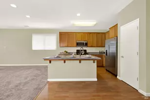 1882 Hummingbird Dr, Fairfield, CA 94534 - Photo 32