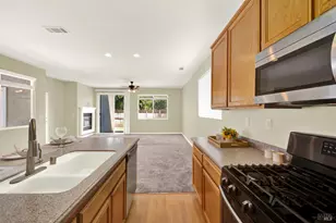 1882 Hummingbird Dr, Fairfield, CA 94534 - Photo 36