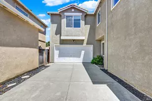 1882 Hummingbird Dr, Fairfield, CA 94534 - Photo 6
