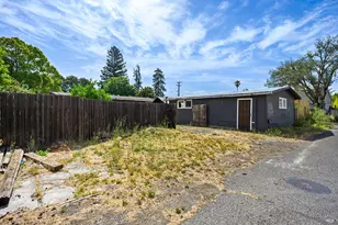 1433 Spruce Way, Healdsburg, CA 95448 - Photo 18