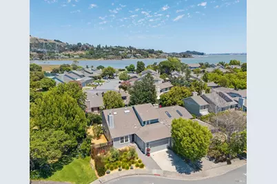 22 Hyannis Cove, San Rafael, CA 94901 - Photo 2
