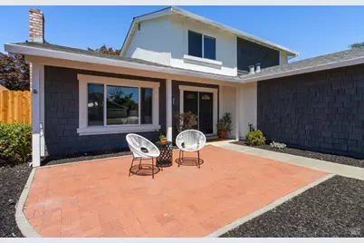 329 Larkin Court, Benicia, CA 94510 - Photo 4