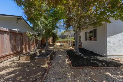 329 Larkin Court, Benicia, CA 94510 - Photo 30