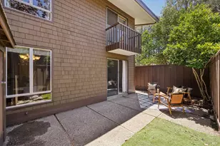 136 Surrey Ln, San Rafael, CA 94903 - Photo 12