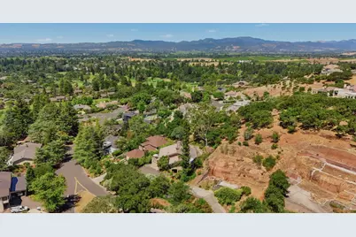 530 Westgate Drive, Napa, CA 94558 - Photo 70
