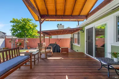 950 Emily Avenue, Rohnert Park, CA 94928 - Photo 8