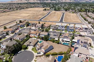 2018 Wild Rose Ct, Vacaville, CA 95687 - Photo 4