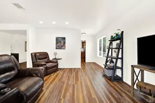 203 Greenwich Cir, Vacaville, CA 95687 - Photo 22