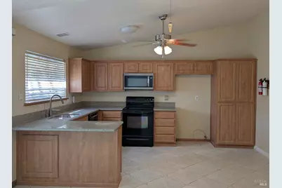 654 Houston Court, Vacaville, CA 95687 - Photo 12