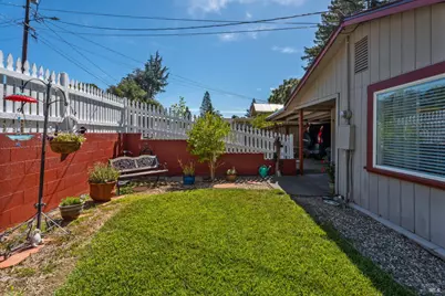569 Redwood Avenue, Ukiah, CA 95482 - Photo 2