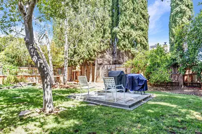 166 Carmel Court, Vacaville, CA 95688 - Photo 40