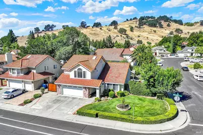 212 Wrentham Drive, Vacaville, CA 95688 - Photo 2