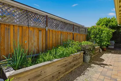 239 Saffron Court, Napa, CA 94559 - Photo 38