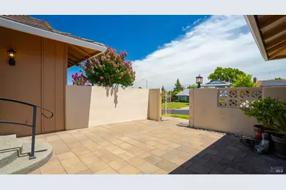 451 Sandstone Drive, Vacaville, CA 95688 - Photo 4