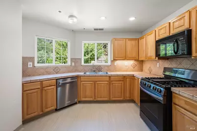 323 Portofino Way, Cloverdale, CA 95425 - Photo 4