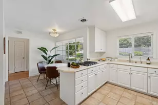 44 Robinhood Dr, San Rafael, CA 94901 - Photo 4