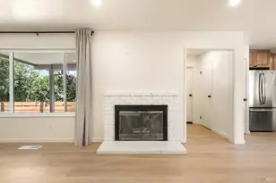 18 Eastside Cir, Petaluma, CA 94954 - Photo 6