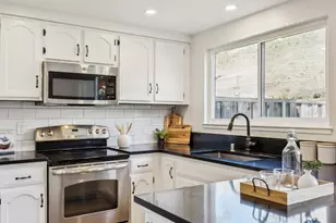 2033 Hawthorne Terrace, Novato, CA 94945 - Photo 4