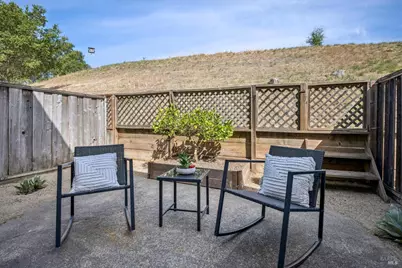 2033 Hawthorne Terrace, Novato, CA 94945 - Photo 34